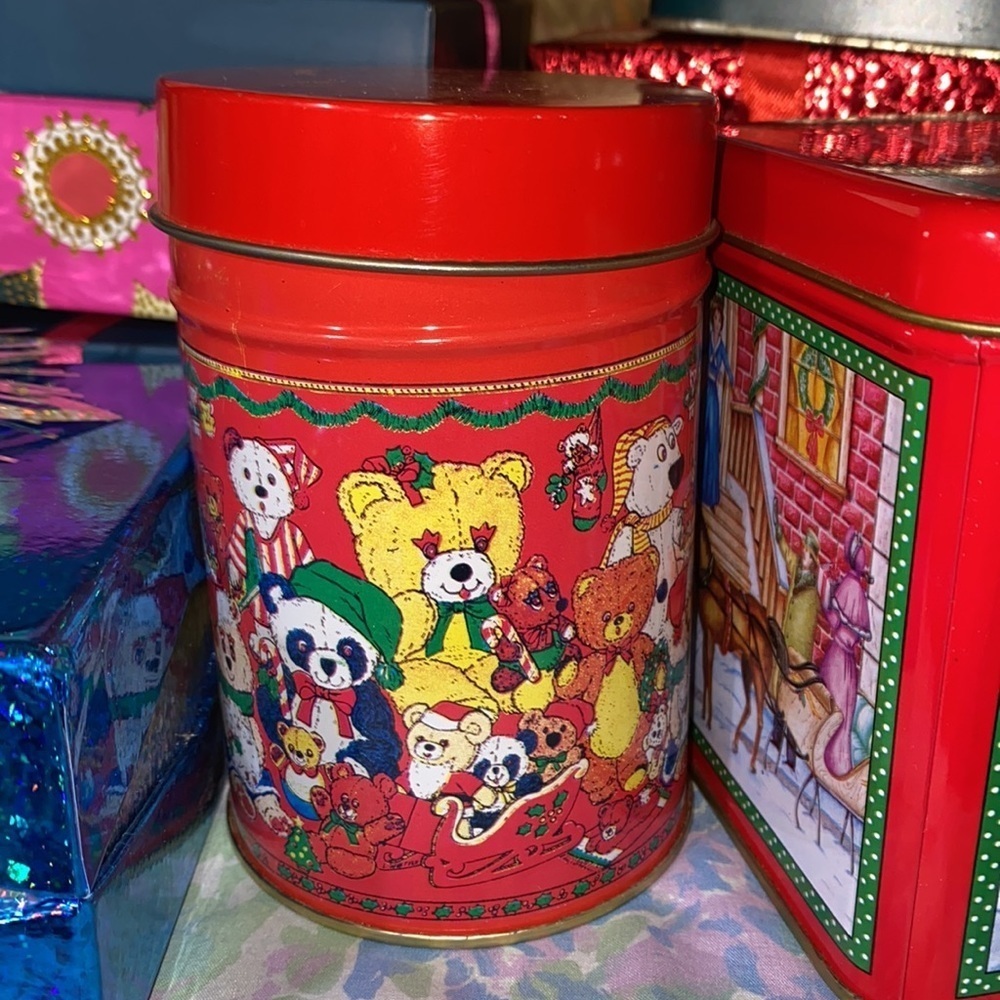 Bundle of 14 Christmas gift boxes 7 gift boxes and 7 tin boxes - Picture 3 of 12